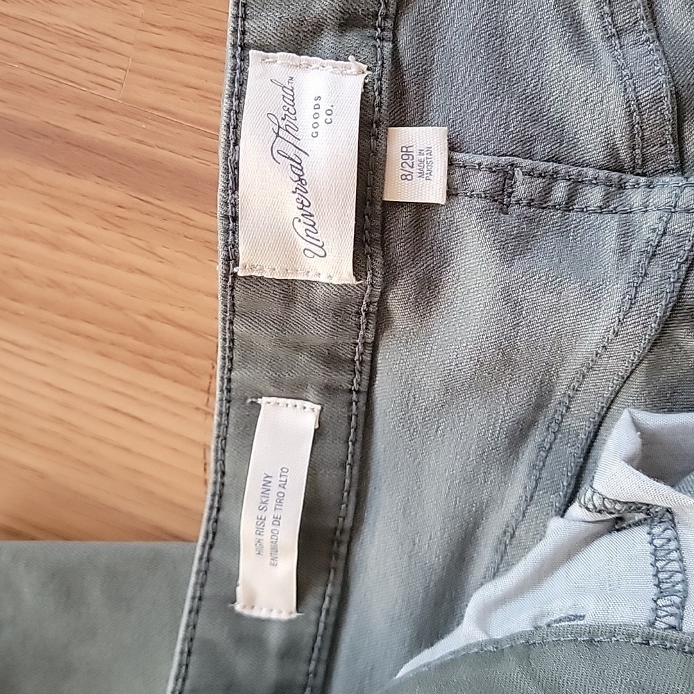 2 Universal Thread Skinny Jeans - Picture 3 of 4